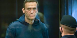 Navalny's mother asks Putin to hand over the body
