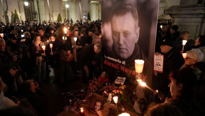 EU blames Putin for Navalny's death
