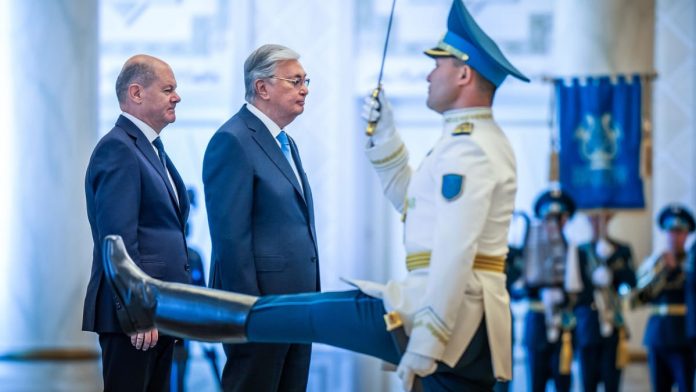 Kazakhstan's President zu Scholz: Russia is invincible
