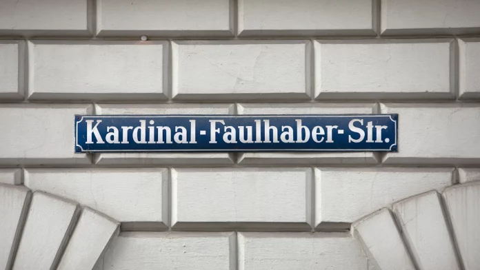 Debate about Kardinal-Faulhaber-Strasse in Munich: Nobody worthy of honor - culture
